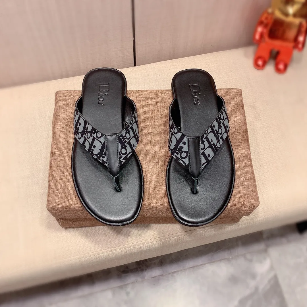 Slippers: New model factory price 220: 🎩🎩🔥🔥《Dior* 》【High·Version】Series of slippers, top purchasing agent🔍🔍Men's 2020 counters are on sale at the same time, imported from Italy, original selected cowhide, exquisite workmanship,), sole: (super comfortable) original factory special supply Original sole, ⚠️Exclusive double-layer movable molded sole, super comfortable⚠️, real shot 🎬The real thing is more beautiful🔍🔍original quality, you can go in and out of the counter at will, 266 positive code 38-44, long-term availability